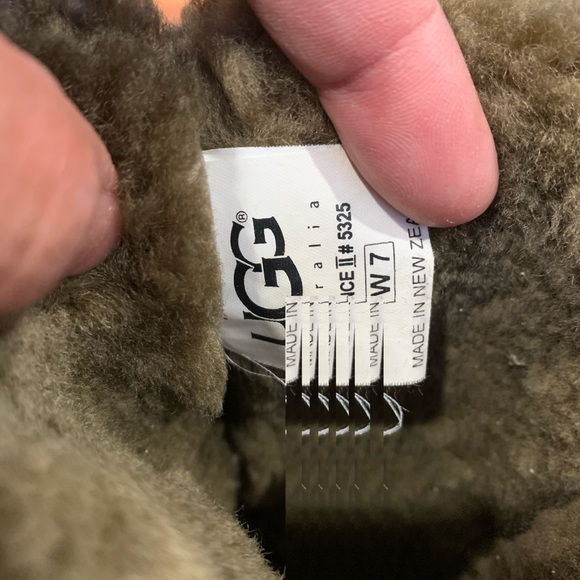 UGG AUSTRALIA RUBBER SOLE TALL WINTER BOOTS SZ 7 - Picture 9 of 9